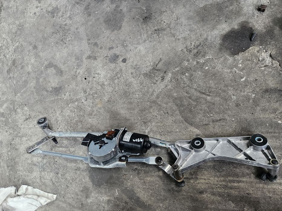 Моторче чистачки за Мерцедес w166 Ml