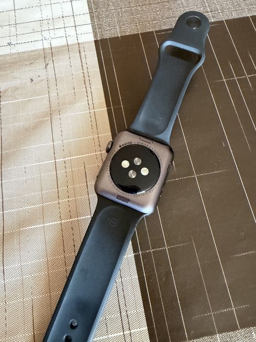 Продавам часовник Apple Watch series 3