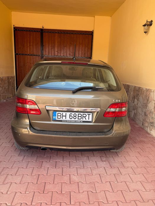 Vând Mercedes B class  CDI din 2009,motor 1900 ,diesel