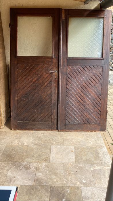 usi lemn scluptate 1,85m x 1,50m 2buc