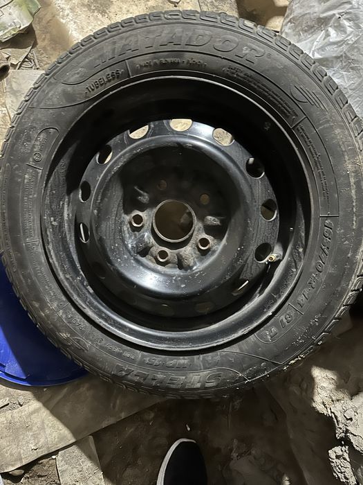 Продам шины с диском