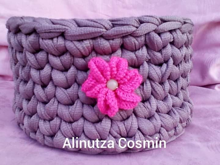 Vând coșuri crosetate