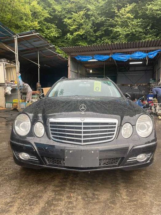 Капот на Mercedes-Benz W211 E-class rest