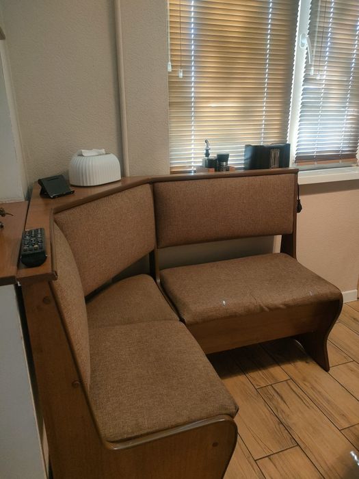 Диванчик кухонный