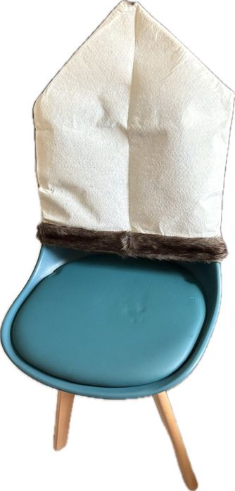 Set 8 huse scaune Craciun, maro, 47x60cm, material moale si durabil