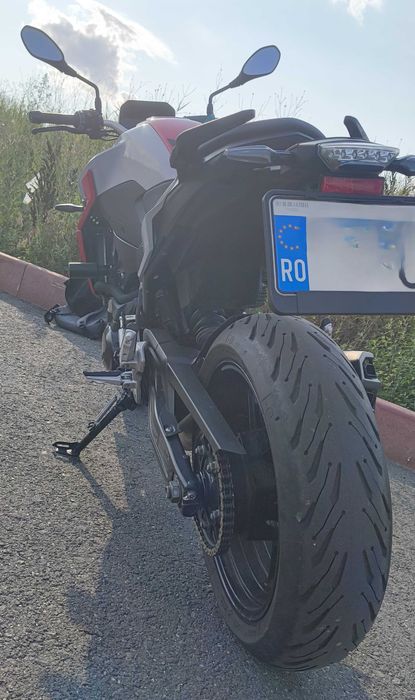 Motocicleta Naked BMW F900R  2021