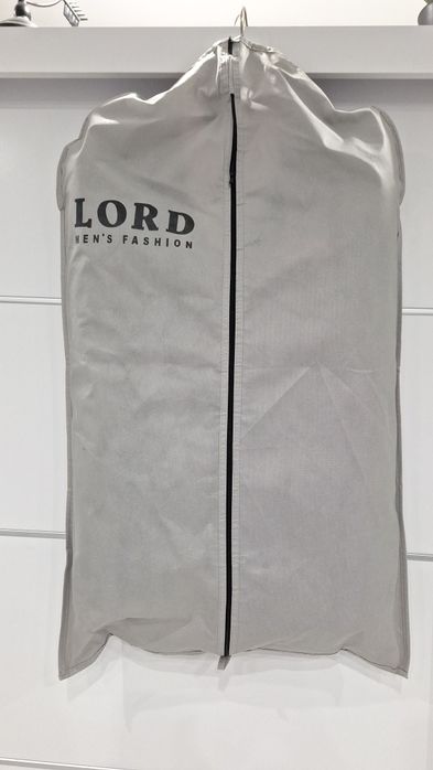 Абитуриентски костюм