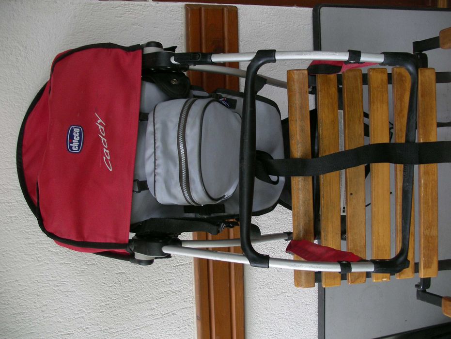 Продавам 2 раници за бебе B Square и Chicco caddy.