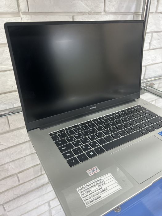 ноутбук Huawei MateBook