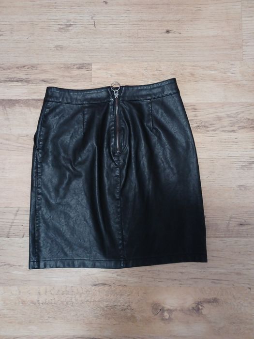 Дамска кожена пола