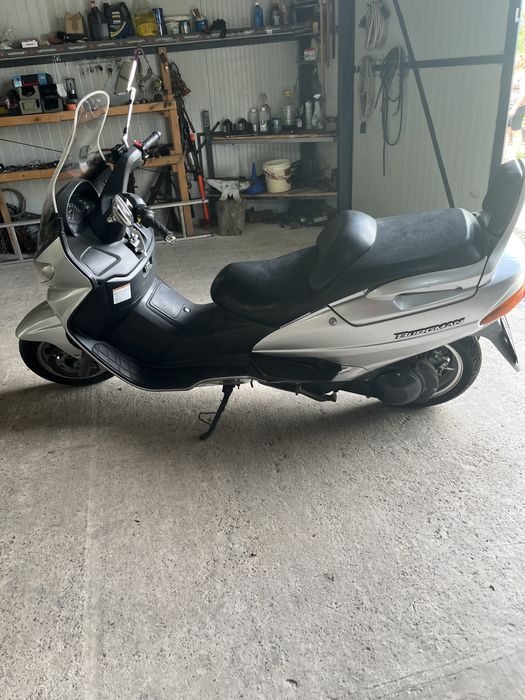 Suzuki burgman 250