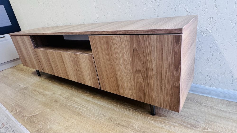 Тумба TV, ножки красивые