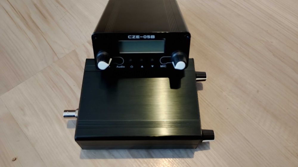 Стерео мини FM радиостанция (трансмитер)