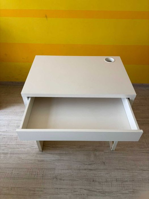 Компютърно бюро с чекмедже - 4 бр.