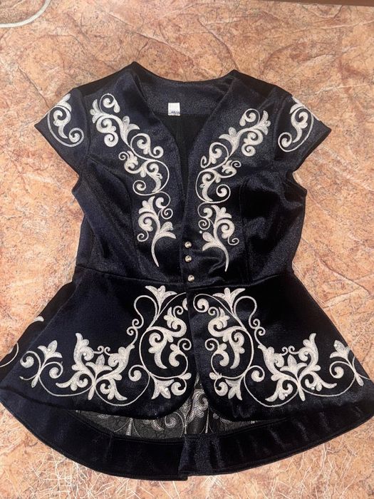 Продам казахские жилеты