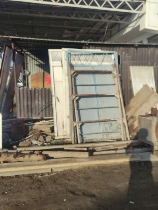 B/u Darvozalar sotiladi 2.4m X 2.4m. 7-mikr.tarafda