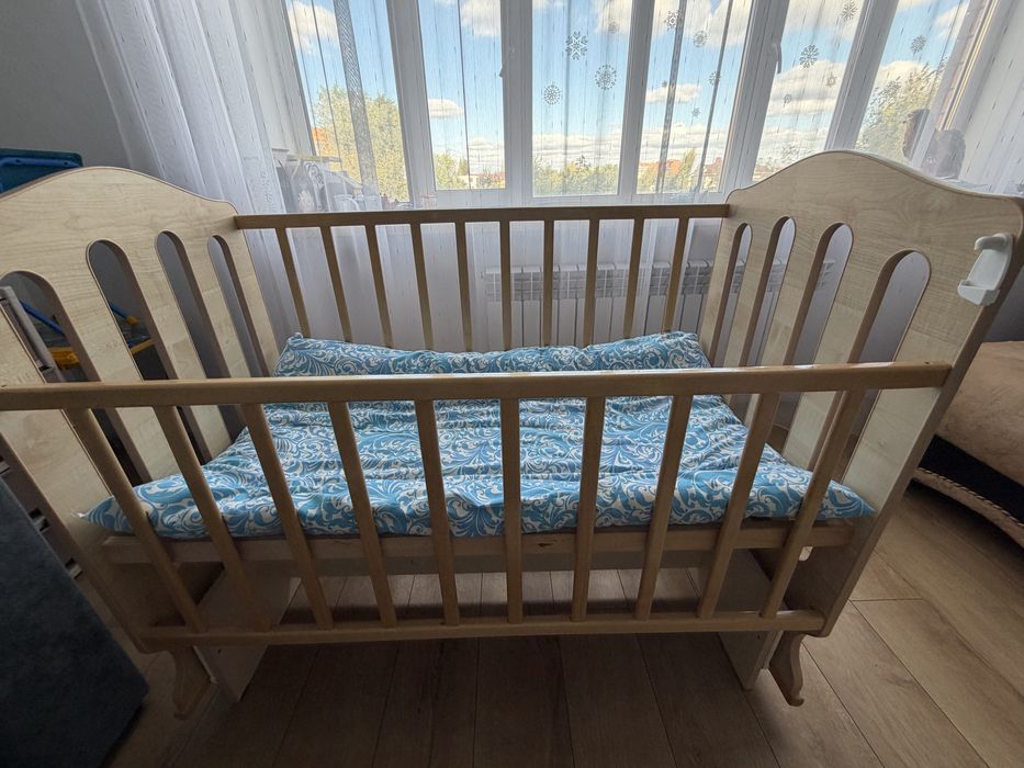 Продам детскую кроватку