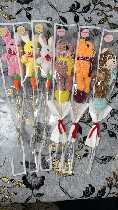 Игрушки и цветы вязаные крючком