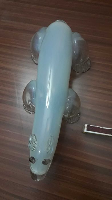 Продается статуэтка белого медведя из стекла