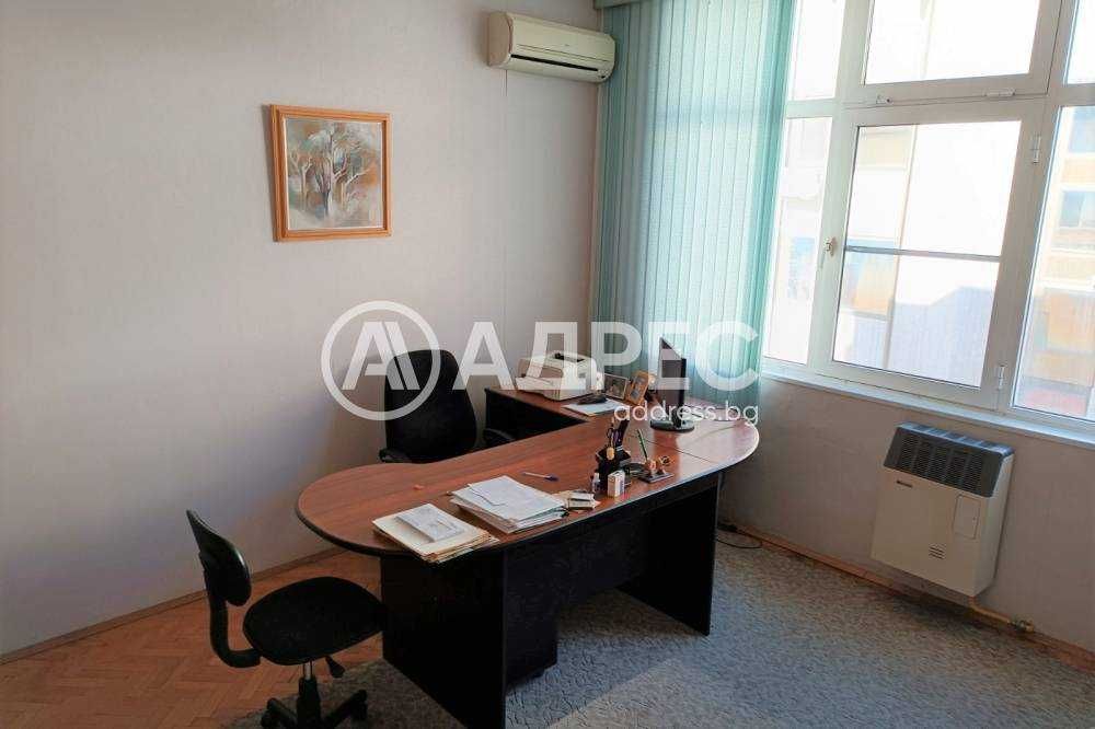 Дава се под наем Офис в Разград, Център - 20 кв.м за 153 € - Снимка #1