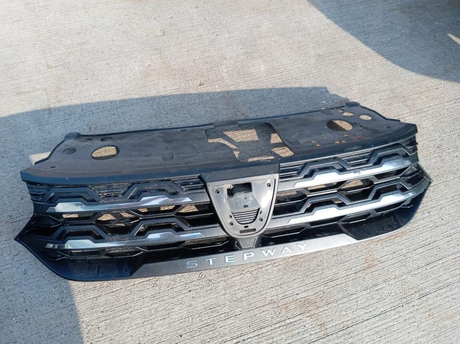 Cârlig de remorcare  Octavia Mondeo Fabia Polo Doblo .grila Sandero