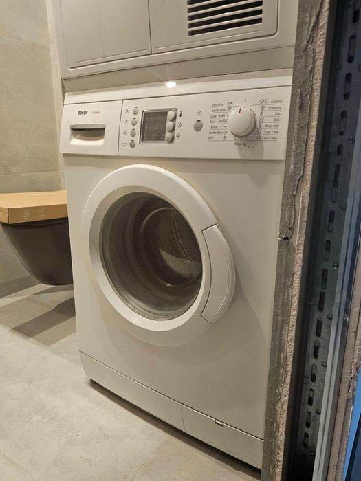 Комплект пералня и сушилня Bosch Sensitive 7 със стойка