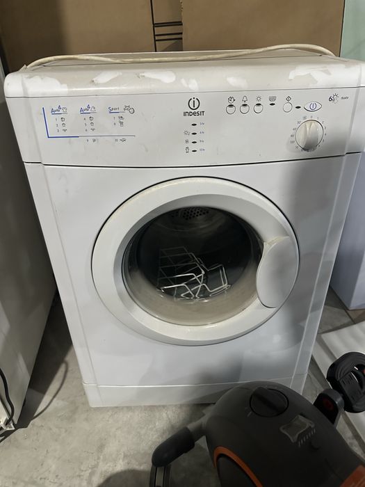 Сушильная машина Indesit ISL 60 V (Италия) стиральная стиралка