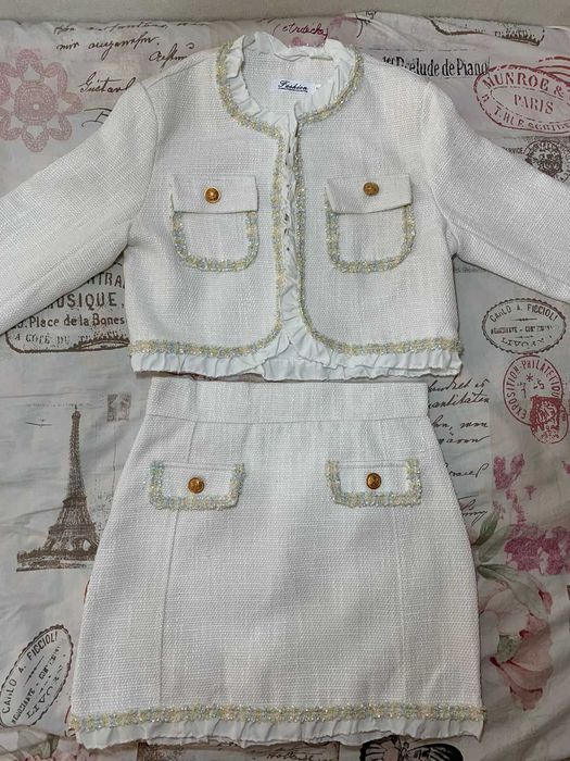 Продается костюм двойка женский