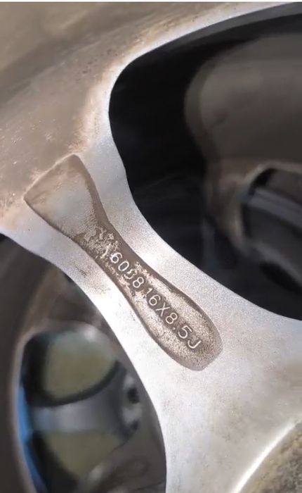 Комплект литых дисков  R16x8.5j  5x100