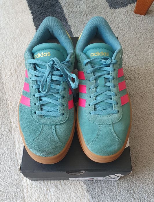 Продавам маратонки Adidas VL Court Bold, размер 39 1/3