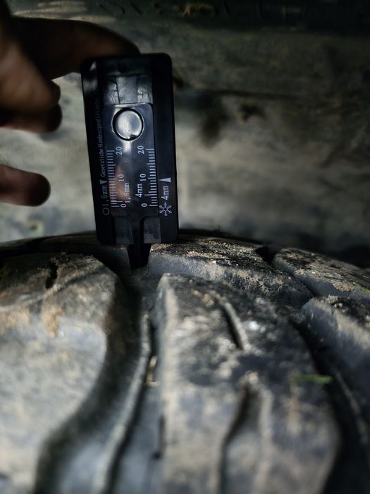 4 броя гуми 235/75/15 Kumho с джанти 5х139.7 за фероза, витара, джимни