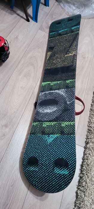 ПОДАМ Сноуборд  BONE Срочно Без креплений