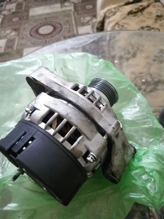 Продам гениратор ваз