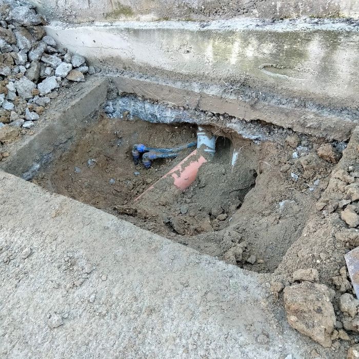 Găuri hote centrale ,tăiat beton armat ,sanțuri  perete pentru electri