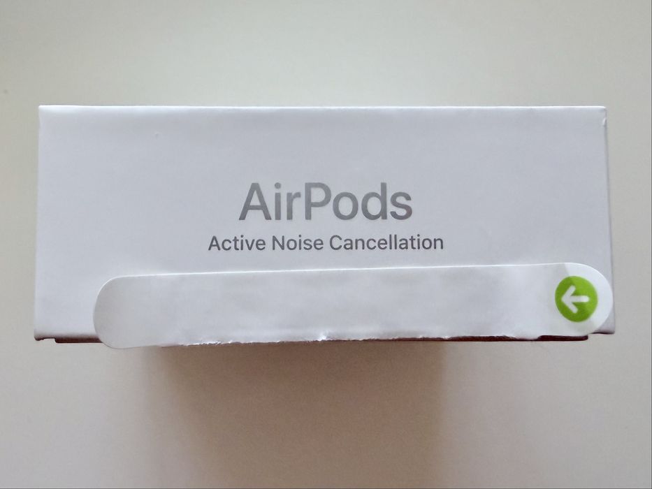 Слушалки Apple AirPods 4, Active Noise Cancellation.