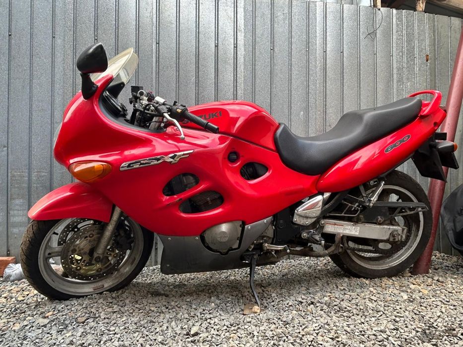 Vând Motocicletă Suzuki de 600