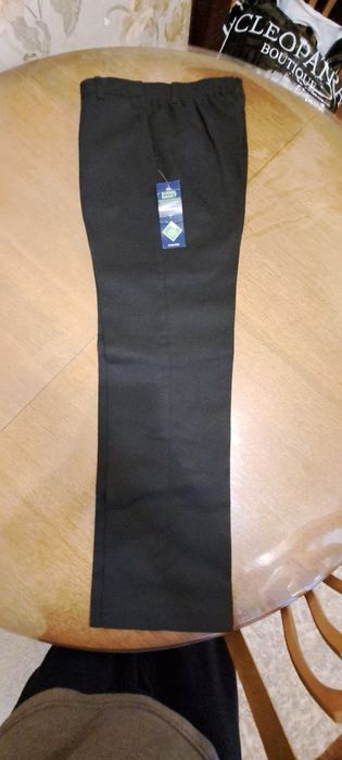 Брюки,на мальчика 12-13 лет,чёрные