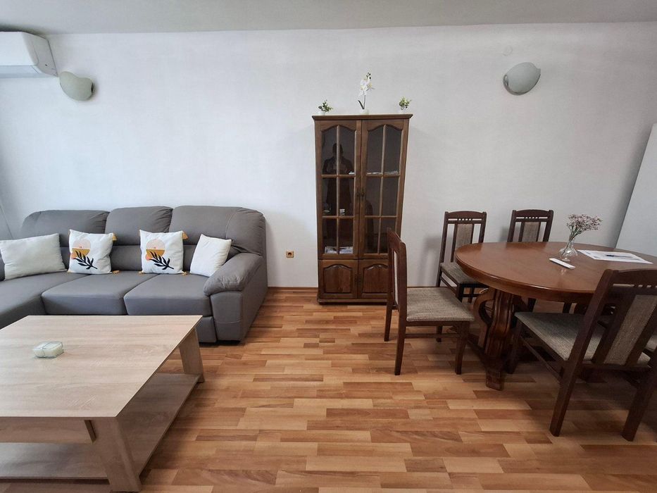 Дава се под наем Тристаен апартамент в Варна, ЖП Гара - 98 кв.м за 827.73 € - Снимка #4