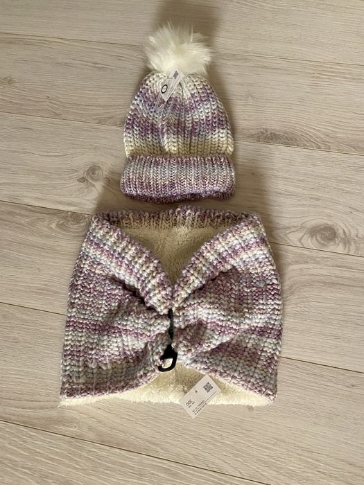 Set super pufos fete C&A- fes si fular- noi!