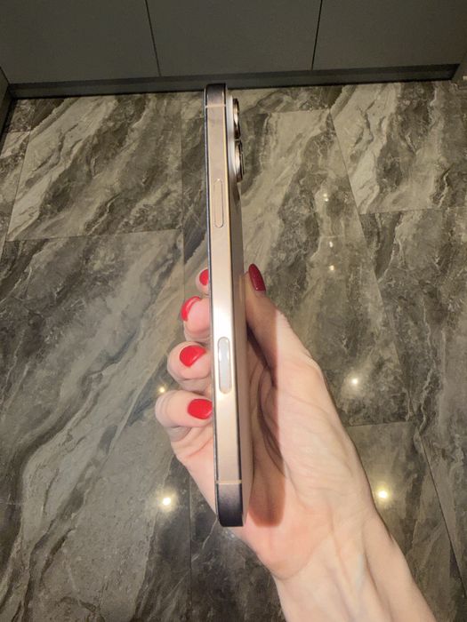 Продам Iphone 16 Pro Max
