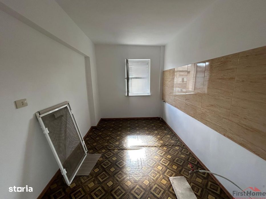 Apartament cu 2 camere de vanzare, etaj 4, zona Sud — fotografia 1