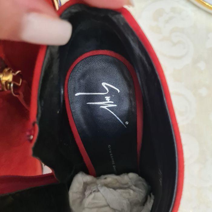 Строго оригинальные каблуки