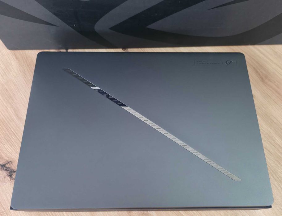 Asus Zephyrus G14 3K 120Hz OLED 32GB 1TB RTX 5070