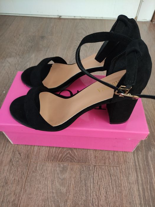 Летние босоножки