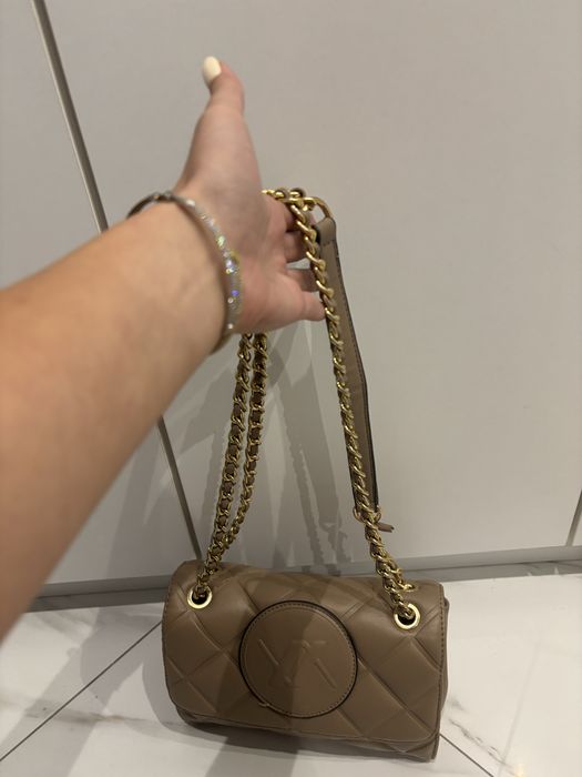 Кафява дамкса чанта