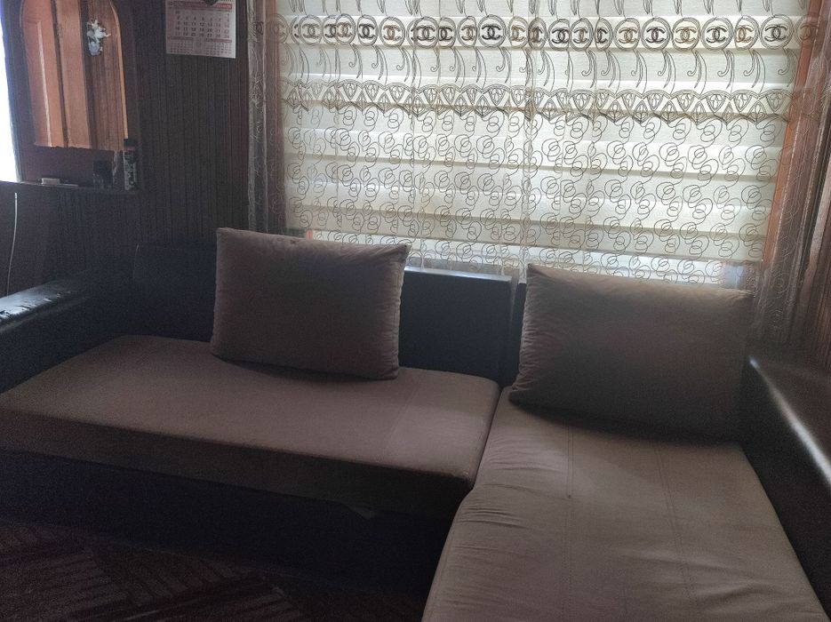 Голям ъглов диван