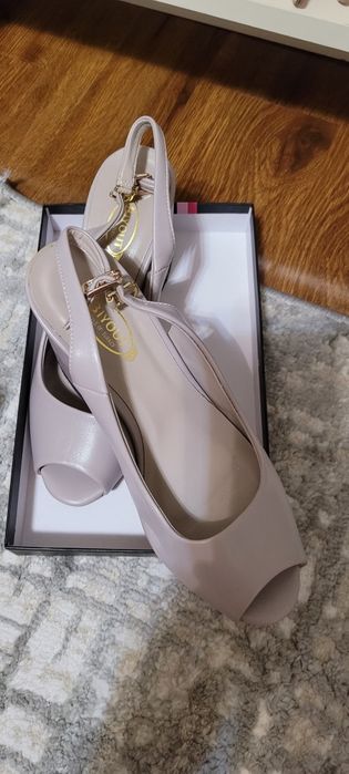 Продам обувь по низкой цене срочно!Arzon narxlarda sotiladi