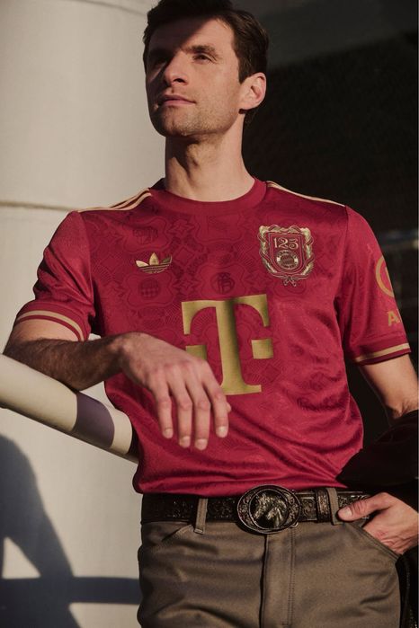 Футбольная форма FC Bayern Munich — Müller #25