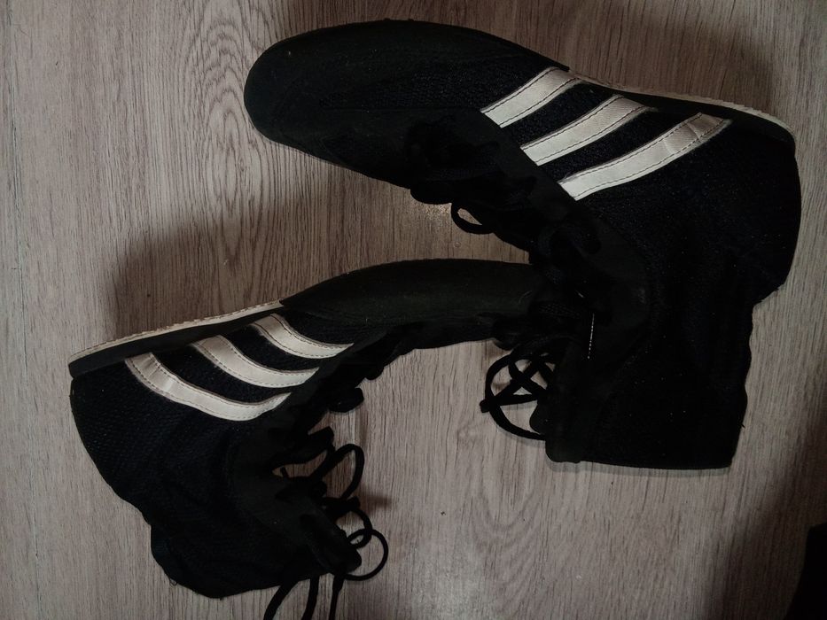 Adidasi/Papuci de  Box Addidas