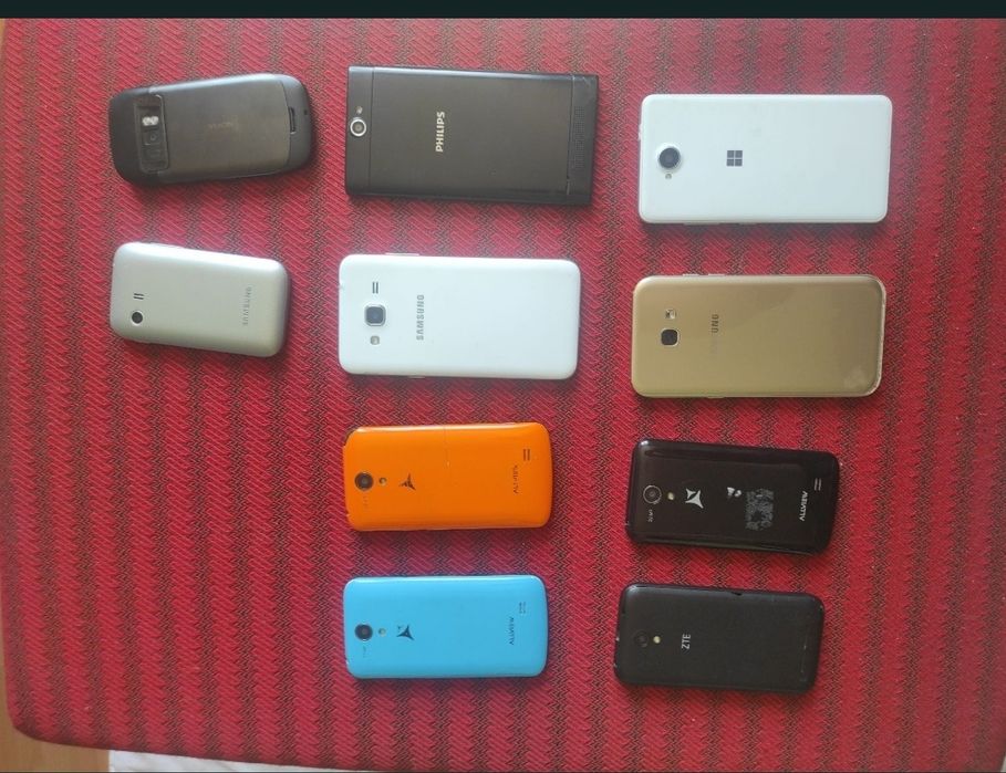 Telefoane pentru piese de schimb, unele sunt funcționale
